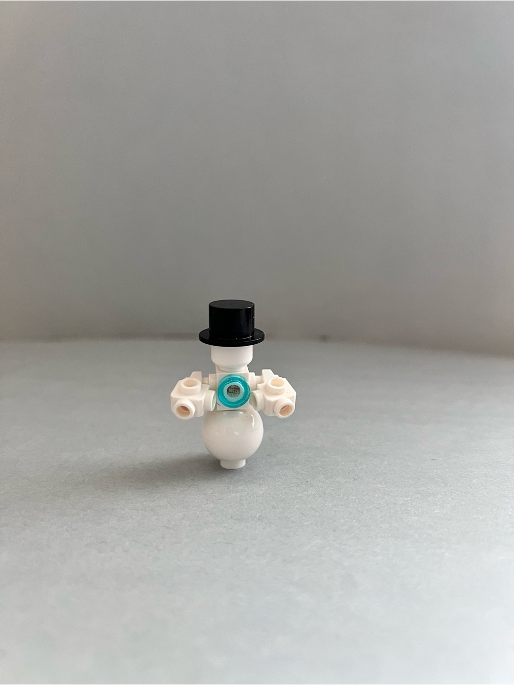 Lego Marvel Super Heroes - Iron Man Snowman with Top Hat
